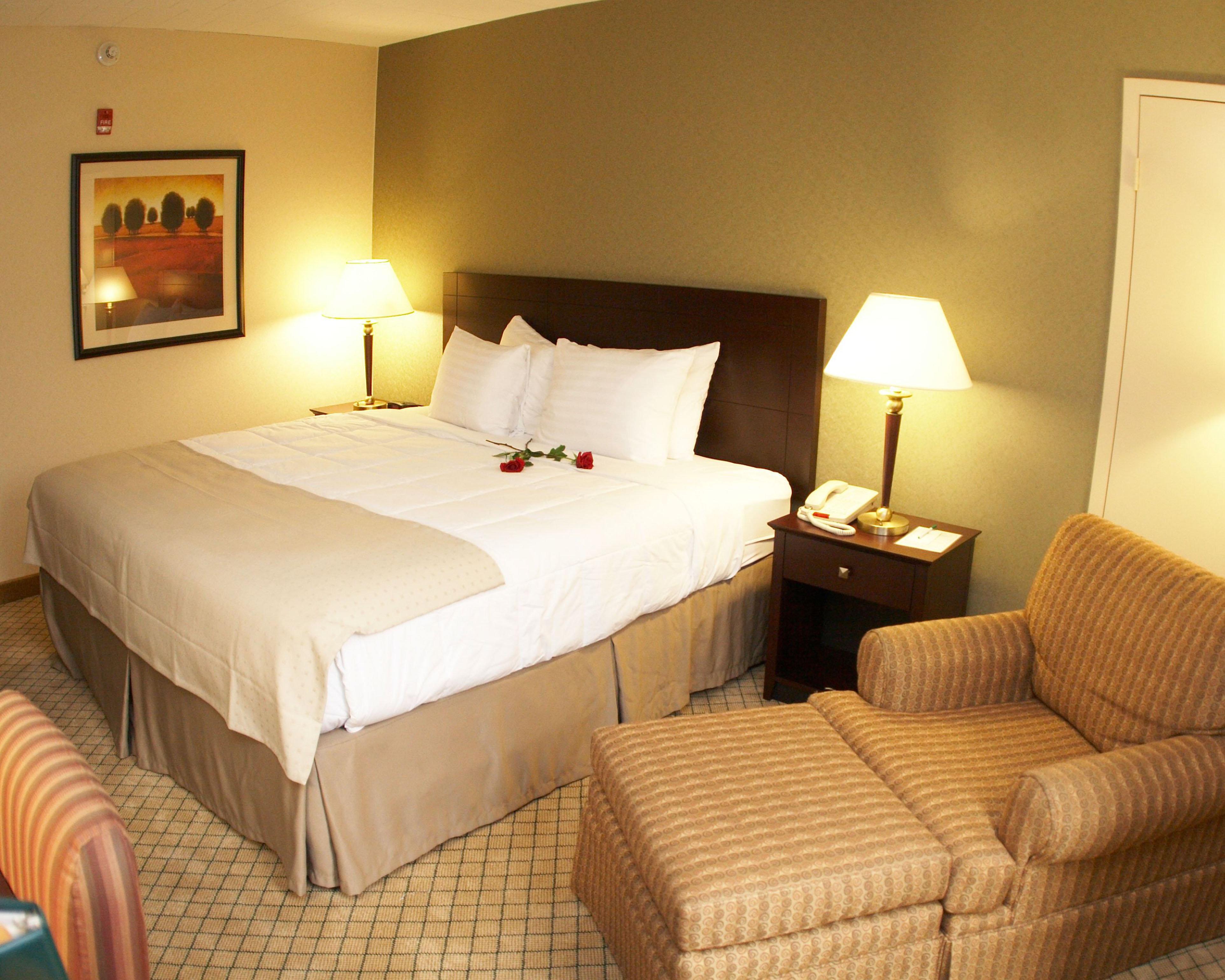 Armoni Inn & Suites Orangeburg Room photo