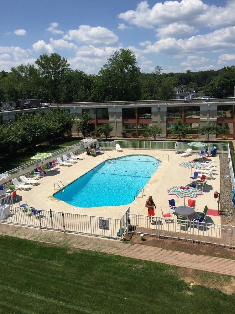 Armoni Inn & Suites Orangeburg Exterior photo